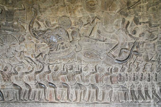 Bhima sulla sua guerra elefante palanchino, bassorilievo, Angkor Wat, Angkor, Cambogia