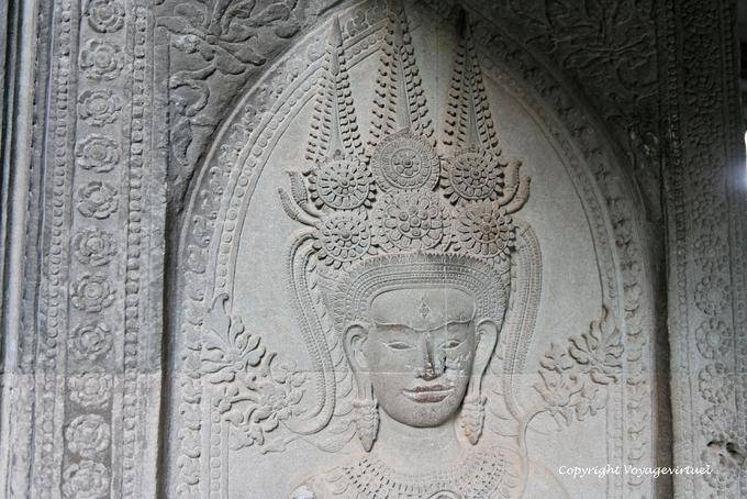 Ritratto di un apsara eseguita nel tempio di Angkor Wat, Angkor, Cambogia