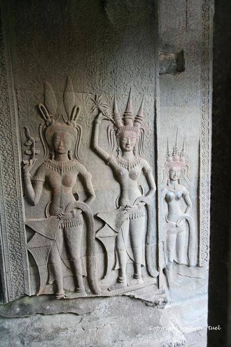 Sculture di colore apsaras, Angkor Wat, Angkor, Cambogia