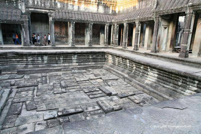 Bacini chiostro al centro del tempio, Angkor Wat, Angkor, Cambogia