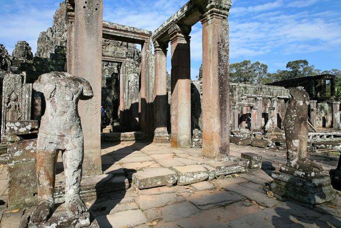 Statue all'aperto Bayon, Angkor Thom, Angkor, Cambogia