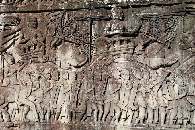 Battaglia elefanti Bayon Angkor Thom, Angkor, Cambogia