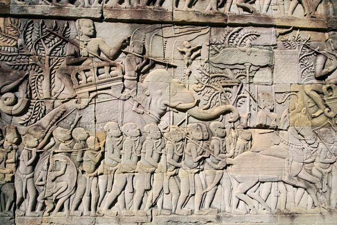 Khmer esercito in marcia Bayon Angkor Thom, Angkor, Cambogia