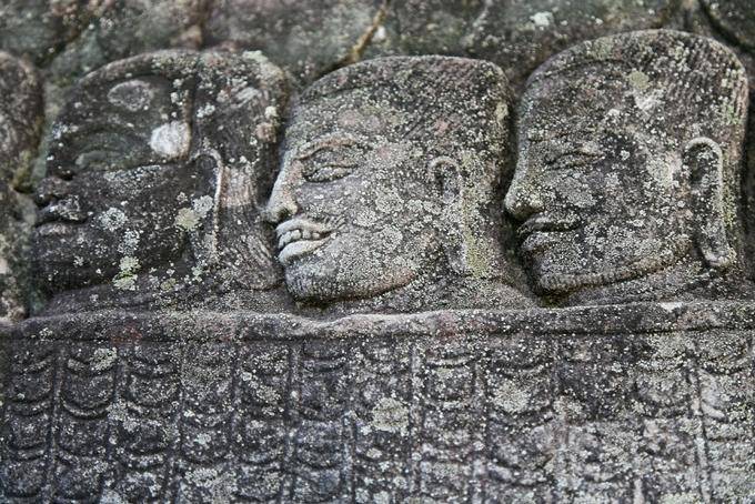 Buddista dirige Bayon Angkor Thom, Angkor, Cambogia