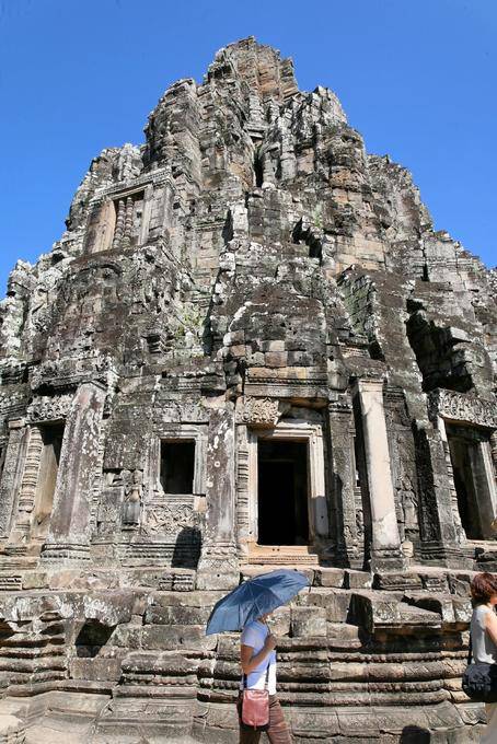 Torre centrale con un'altezza di 43m, Bayon, Angkor Thom, Angkor, Cambogia
