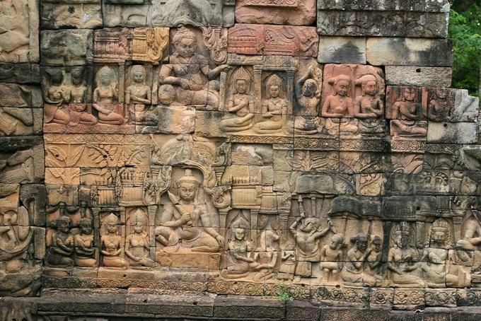 Facciata nord della parete esterna, Khmer arte, Terrazza del Re lebbroso, Angkor Thom, Angkor, Cambogia
