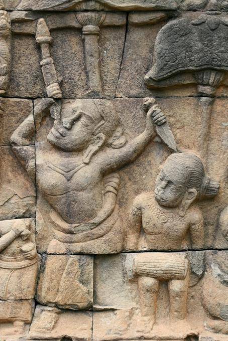 Mangiatore di spade, bassorilievo, Terrazza del Re lebbroso, Angkor Thom, Angkor, Cambogia