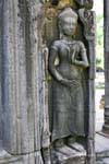 Devata scolpite sulla sala da ballo, Banteay Kdei, Cambogia.