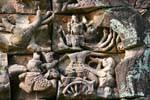 Concentrarsi sulle sculture frontone, di Banteay Samre, Cambogia.