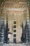 False porta con colonne e frontoni con naga, di Banteay Samre, Cambogia.