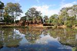 Banteay Srei, visione generale del secondo altoparlante dal fossato, Cambogia.