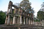 Costruire su due piani con colonne rotonde, Preah Khan, Cambogia.