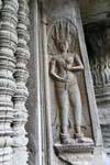 Sky Donna, apsara, quella che cammina sulle acque, Angkor Wat, Cambogia.