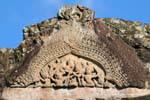 Scultura decorare la parte superiore di un architrave, Angkor Wat, Cambogia.