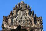 Frontone intagliato con un naga torre, Angkor Wat, Cambogia.