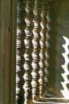 Sun attraverso le colonnine, Angkor Wat, Cambogia.