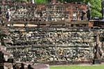Scene di giochi di guerra sulla parete terrazza Elephant, Cambogia.