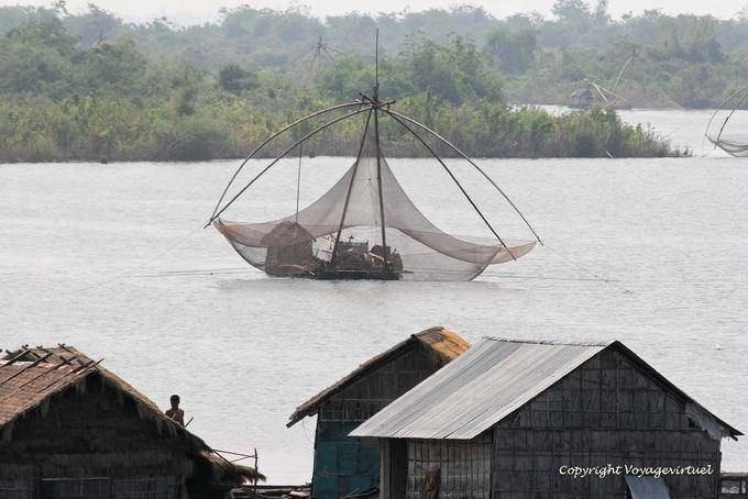 Fiore Net sul fiume, Phumi Chhlong - Cambogia