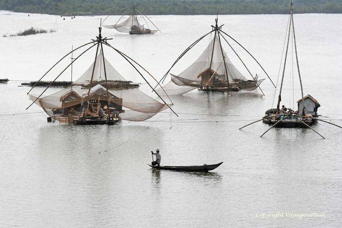 Case galleggianti pesca a perdersi sul Mekong, Chhlong - Cambogia