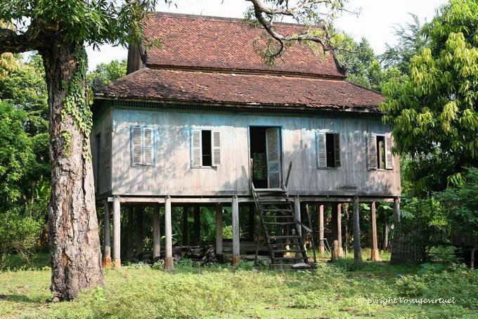 Casa tradizionale su palafitte a Kracheh (Kratie) - Cambogia