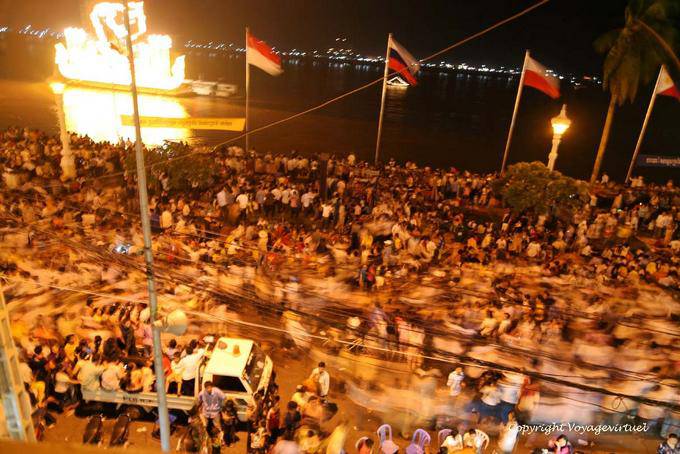 Stampede durante Bon Om Touk Phnom Penh - Cambogia