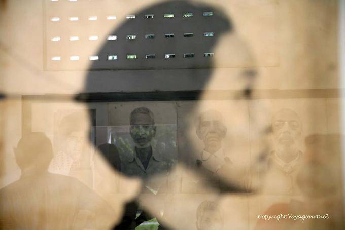Le vittime delle purghe del regime dei Khmer rossi, sfocatura a S-21, Phnom Penh - Cambogia