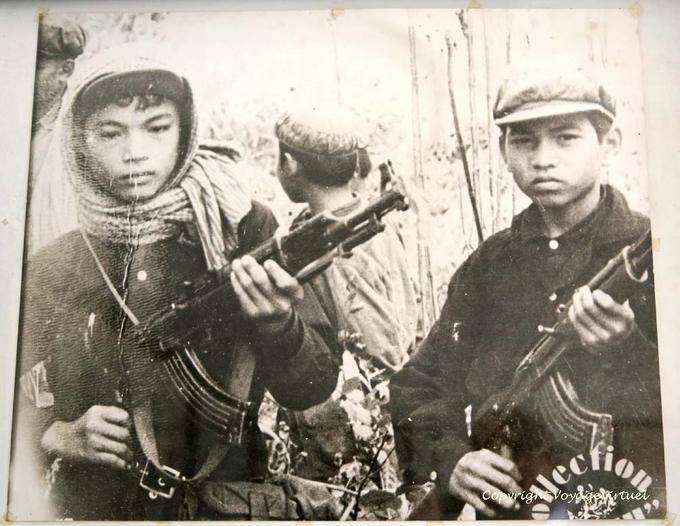 Molto giovane Khmer Rouge, ritratto di Genocide Museum, Phnom Penh - Cambogia