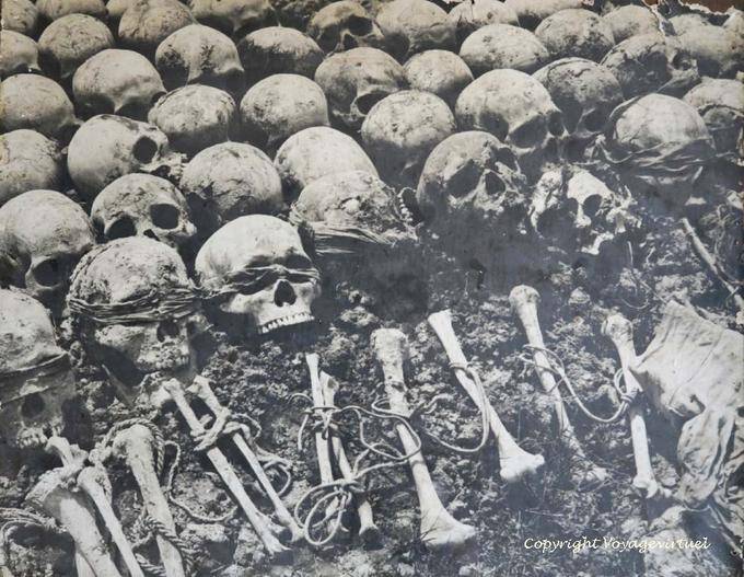 Skulls bendato, Tuol Sleng, Phnom Penh - Cambogia