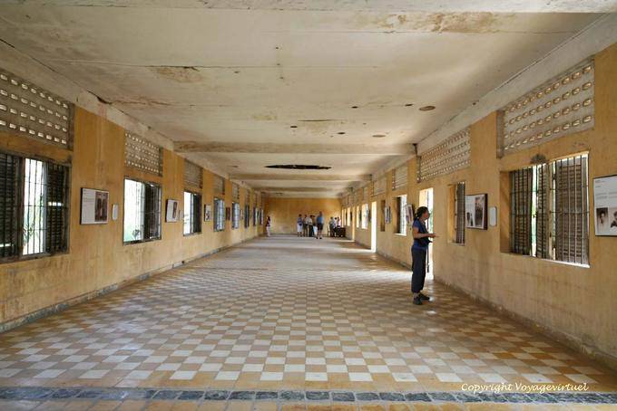 Città stanza di detenzione al 2 ° piano (sala D), Tuol Sleng, Phnom Penh - Cambogia