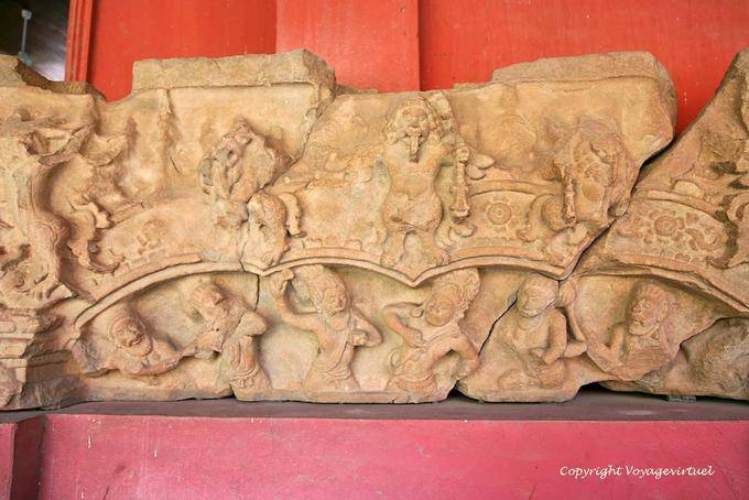 Fregio scolpito, Museo Nazionale, Phnom Penh - Cambogia