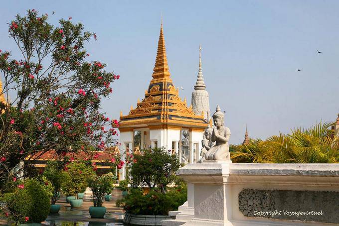 Mondapa Satra e Tripitaka pareti di Wat Preah Keo, Phnom Penh - Cambogia