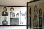 I presunti oppositori del regime Khmer Rouge imprigionati a Tuol Sleng, Phnom Penh, Cambogia.