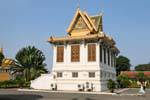Hor Samran Phirun vista laterale del Palazzo Reale, Phnom Penh, Cambogia.