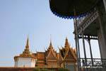Frecce e il tetto di Preah Thineang Dheva Vinnichay, Palazzo Reale, Phnom Penh, Cambogia.