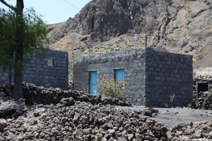 Fogo, Chã das Caldeiras, casa moderna - Capo Verde