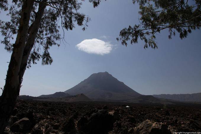 Fogo, Chã das Caldeiras, nube vulcano - Capo Verde