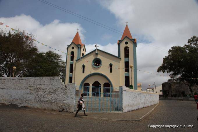 Santiago, chiesa Picos con due torri - Capo Verde