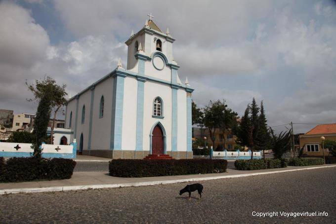Santiago, chiesa Tarrafal in centro - Capo Verde