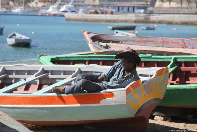 São Vicente, porto di pesca, Mindelo, riposo guerriero - Capo Verde