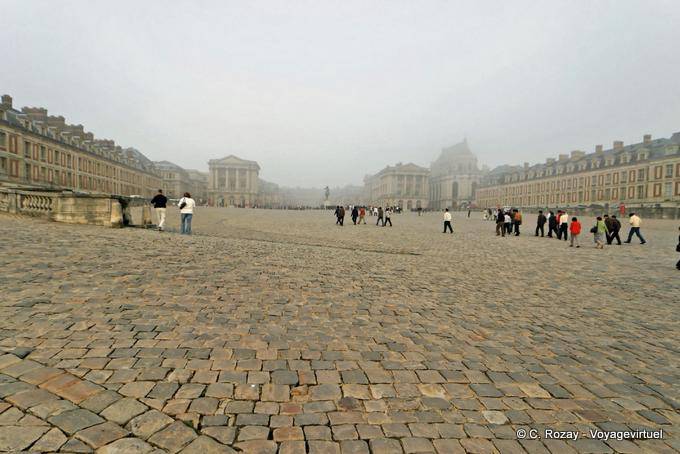 Place d'Armes di mattina, Versailles