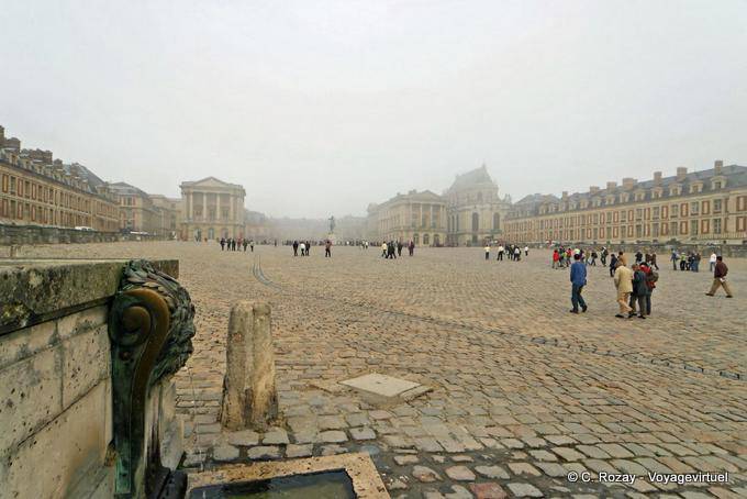 Un'altra vista della Place d'Armes, Versailles