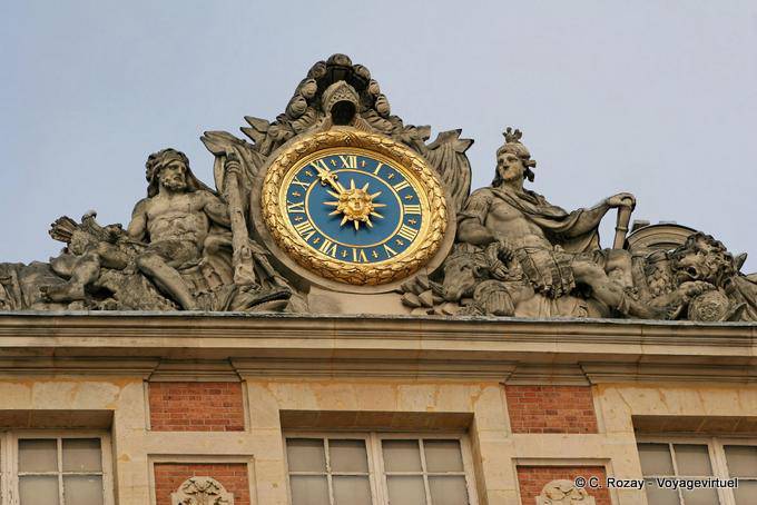 Orologio del corpo centrale, Versailles