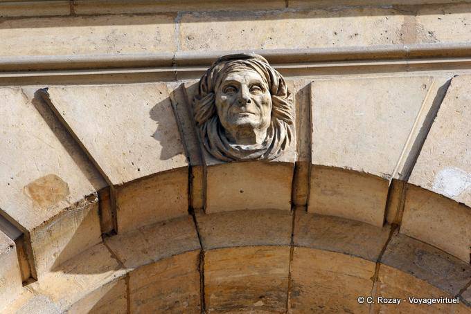 Testa dura, Versailles