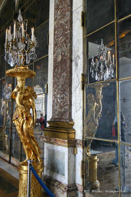 Sala degli specchi, che riflettono bagliori d'oro, Versailles