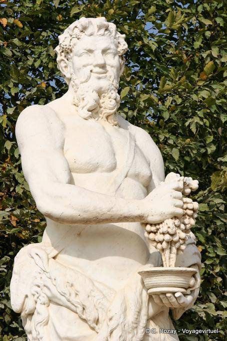 Statua Wildlife da Jacques Houzeau, Fontana Latona, Versailles