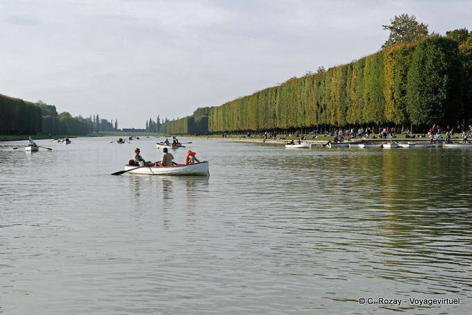 In canoa sul Canal Grande a Versailles