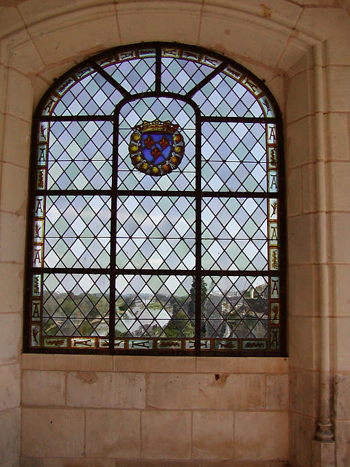 Vetrate da una finestra sulla Loira, Castello di Amboise, Francia.