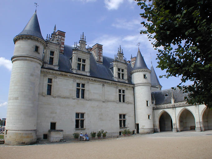 Nella corte Logis Reale, Castello d'Amboise, Francia.