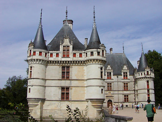 Torri e torrette, Château d'Azay-le-Rideau, Francia.