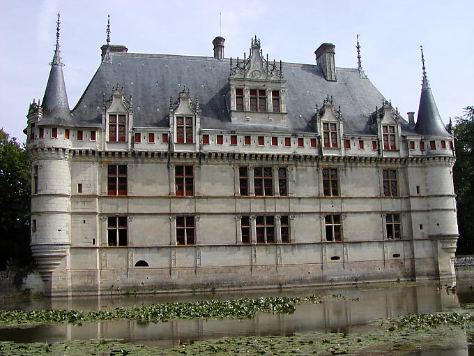 Sopra le ninfee, Château d'Azay-le-Rideau, Francia.